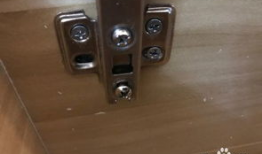 柜门铰链安装视频教程,视频教程助你一臂之力